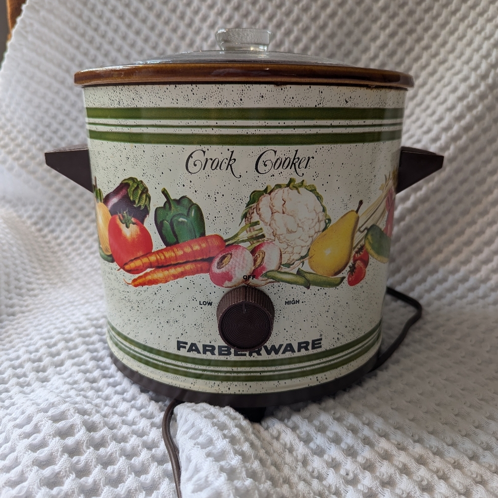 🎩 Farberware 1978 Crock-Pot with Vegetable Pattern - Vintage